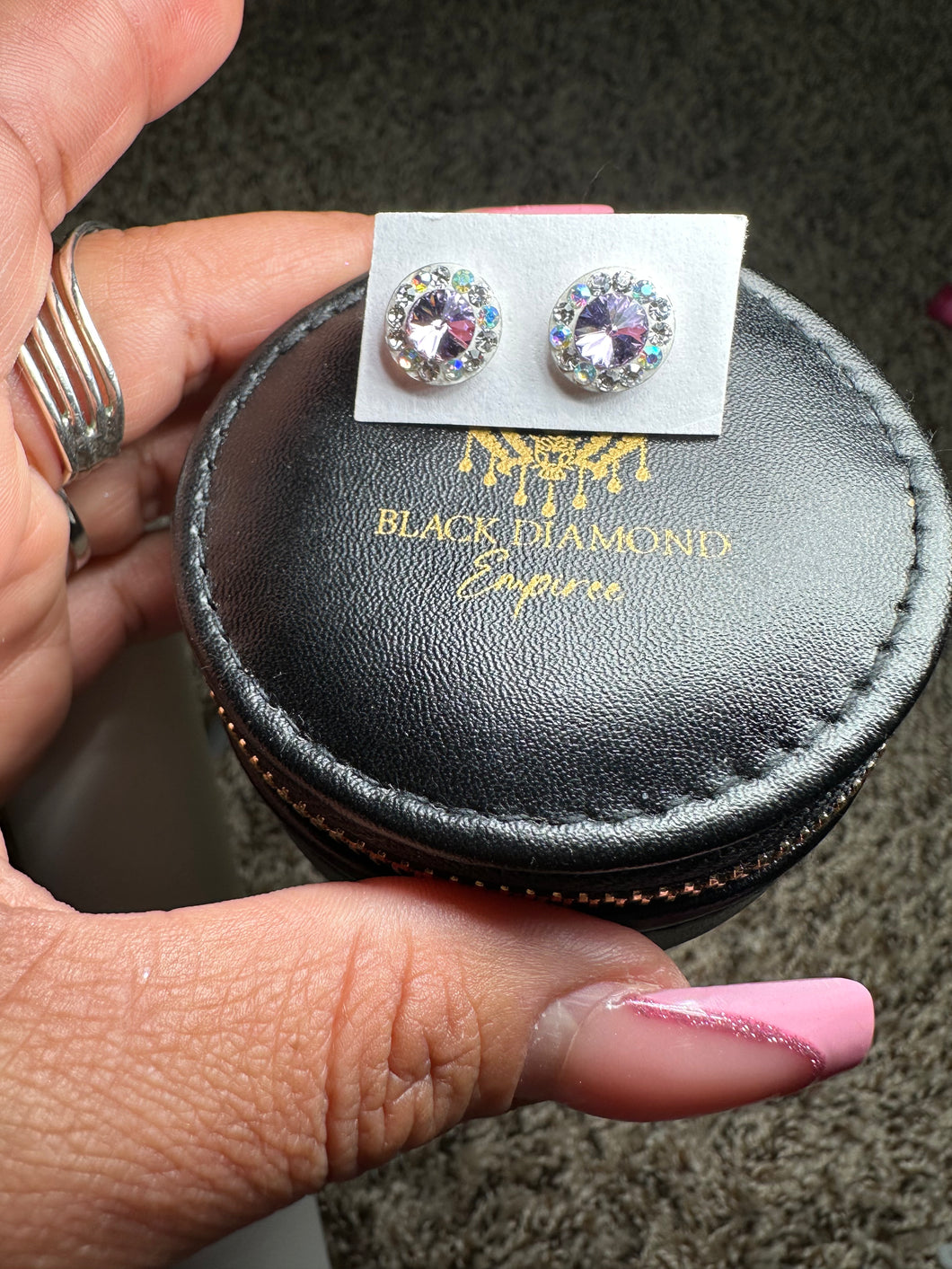 Aretes color morado